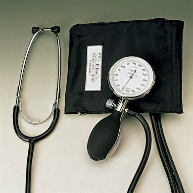 Regent II Blutdruckmessgerät 68 mm mit schwarzer Ziehklettenmanschette 1-Schlauch für Erwachsene